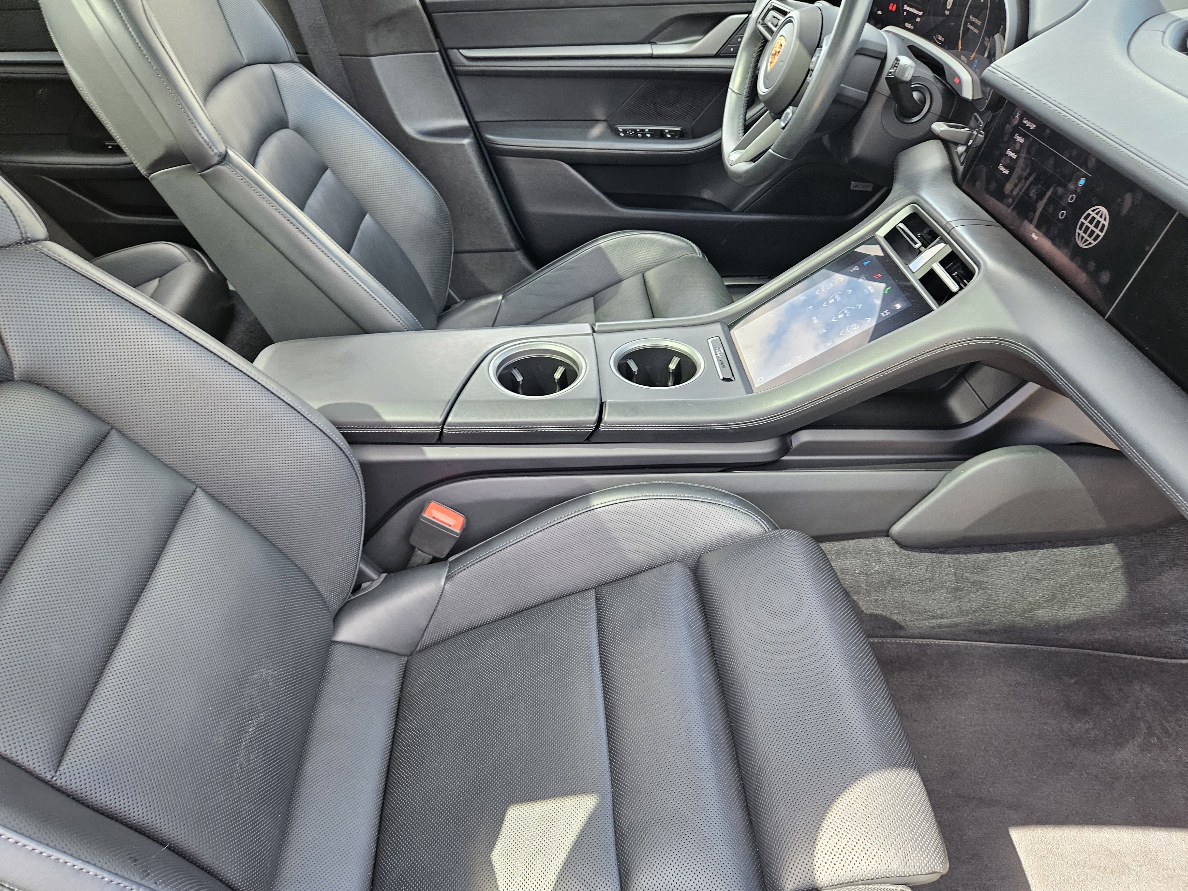 Used 2022 Porsche Taycan Turbo S image 15