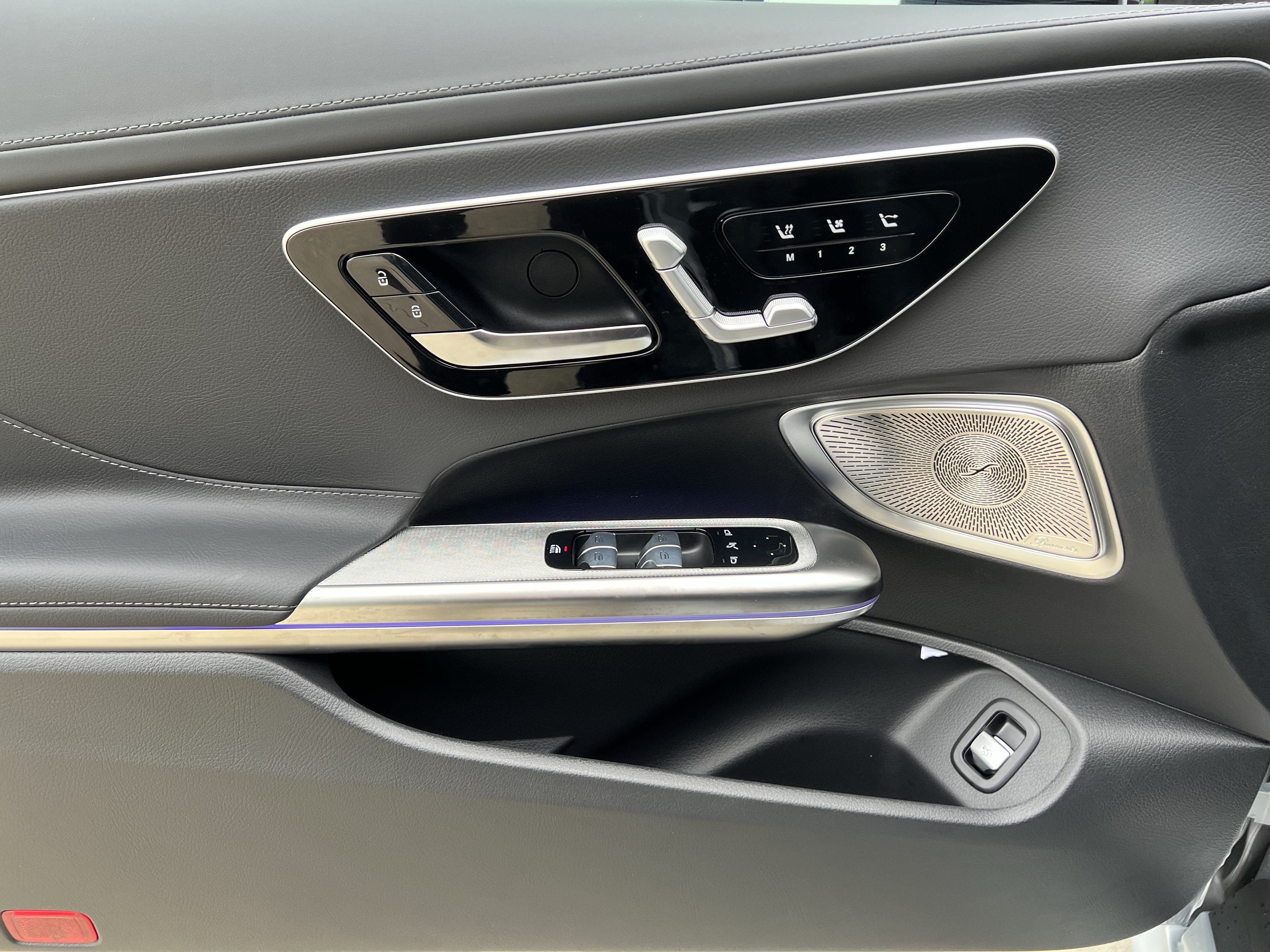 New 2027 Mercedes-Benz CLE 300 4MATIC Cabriolet image 13