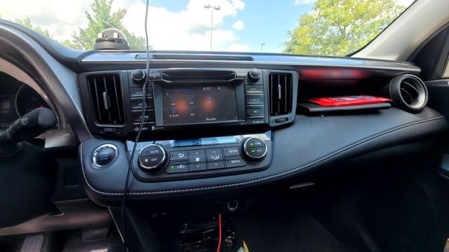 Used 2018 Toyota RAV4 XLE FWD image 9