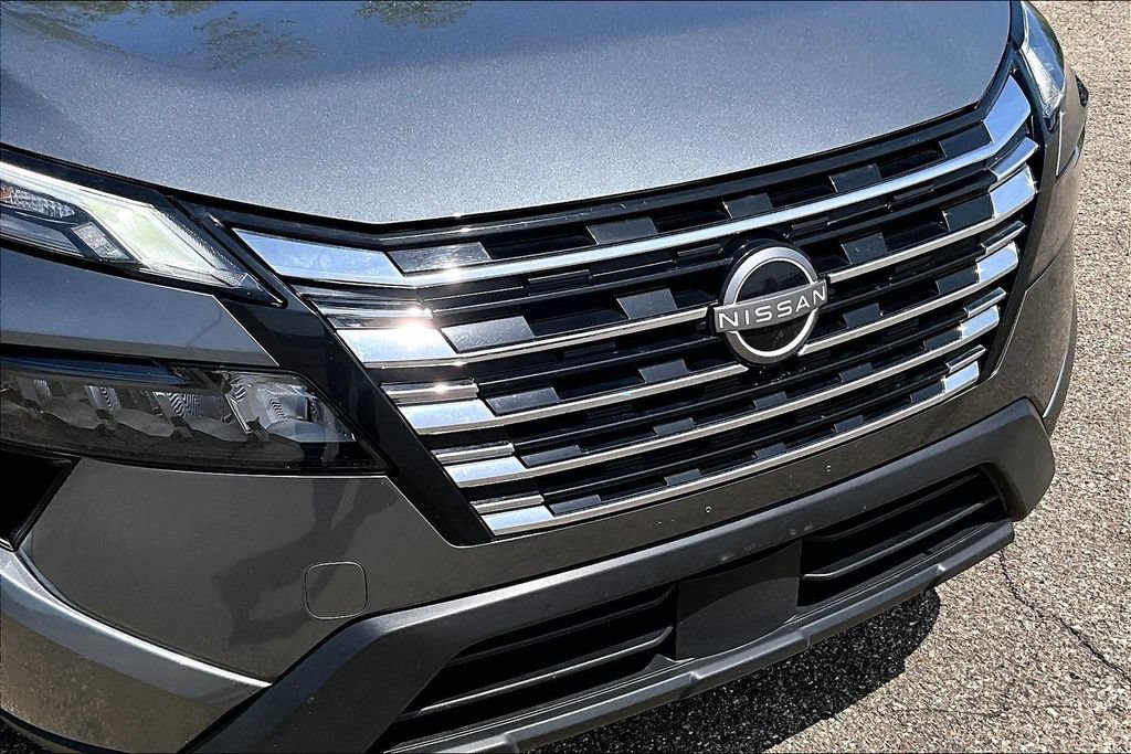 Used 2024 Nissan Rogue S AWD/4WD image 27