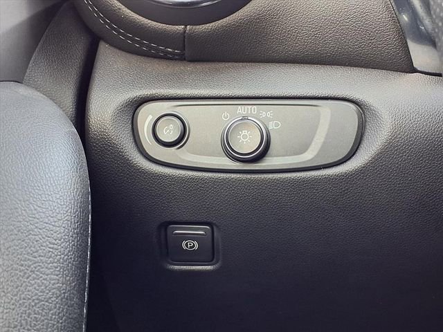 Used 2022 Chevrolet Blazer LT image 17