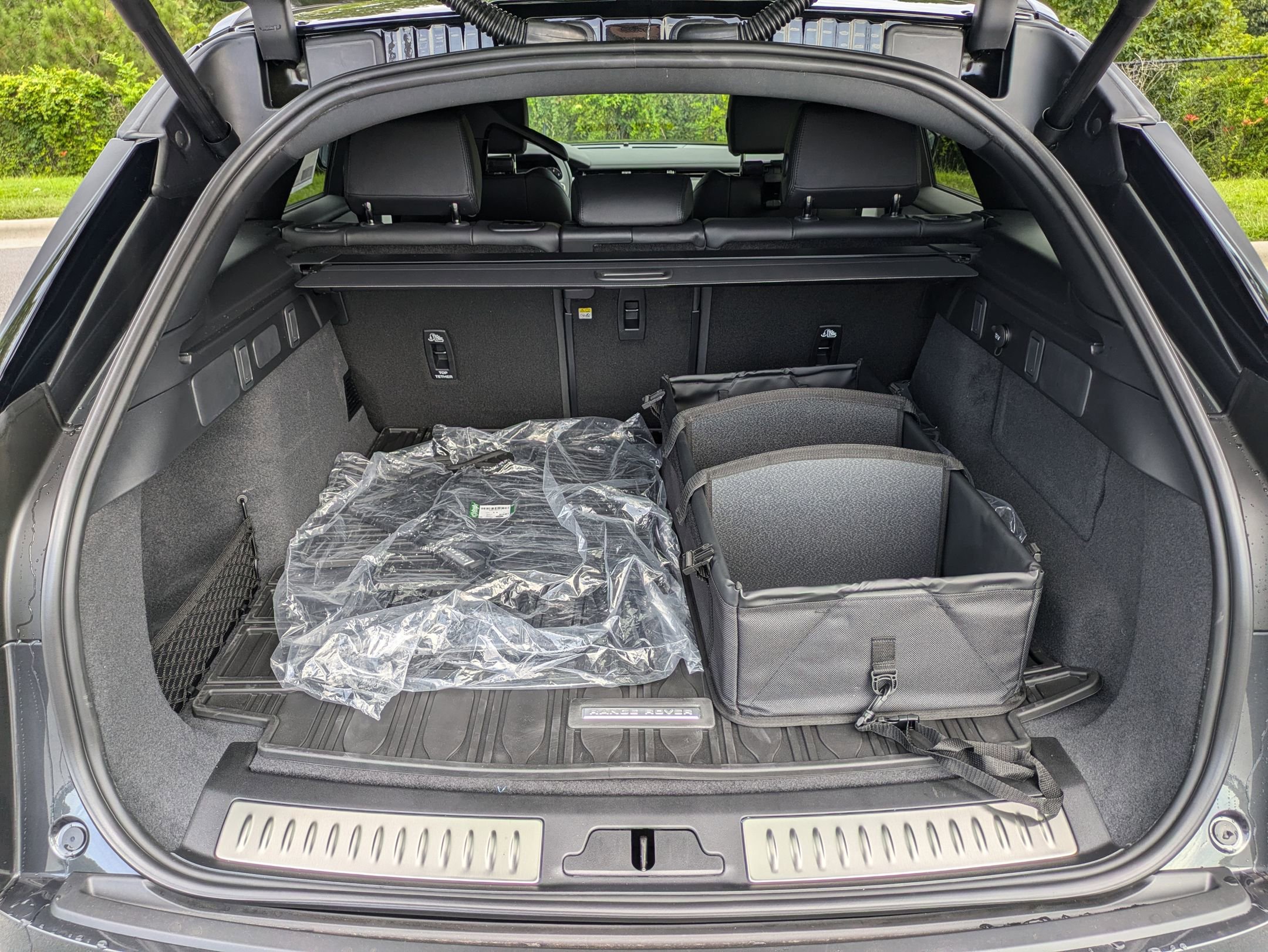 New 2026 Land Rover Range Rover Velar Dynamic SE image 27