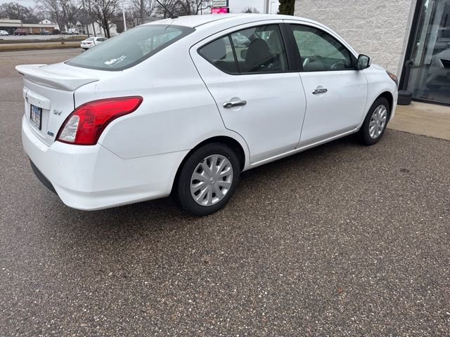 Used 2015 Nissan Versa SV image 9
