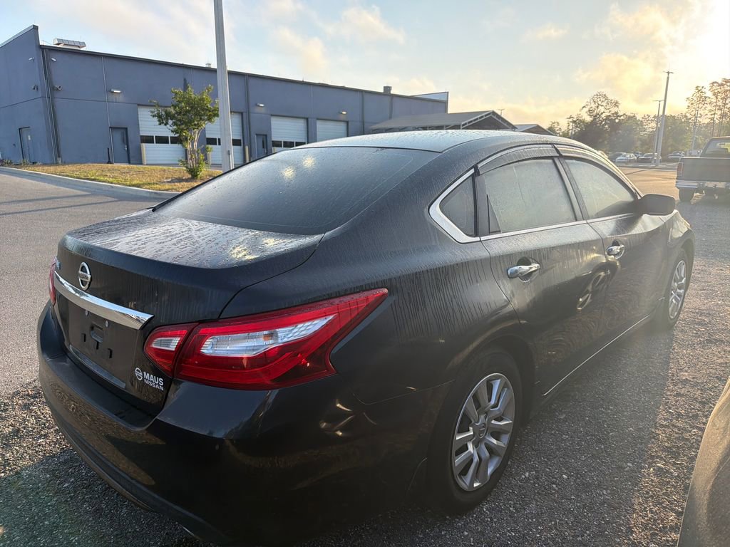 Used 2016 Nissan Altima 2.5 S w/ Power Driver Seat Package FWD image 5