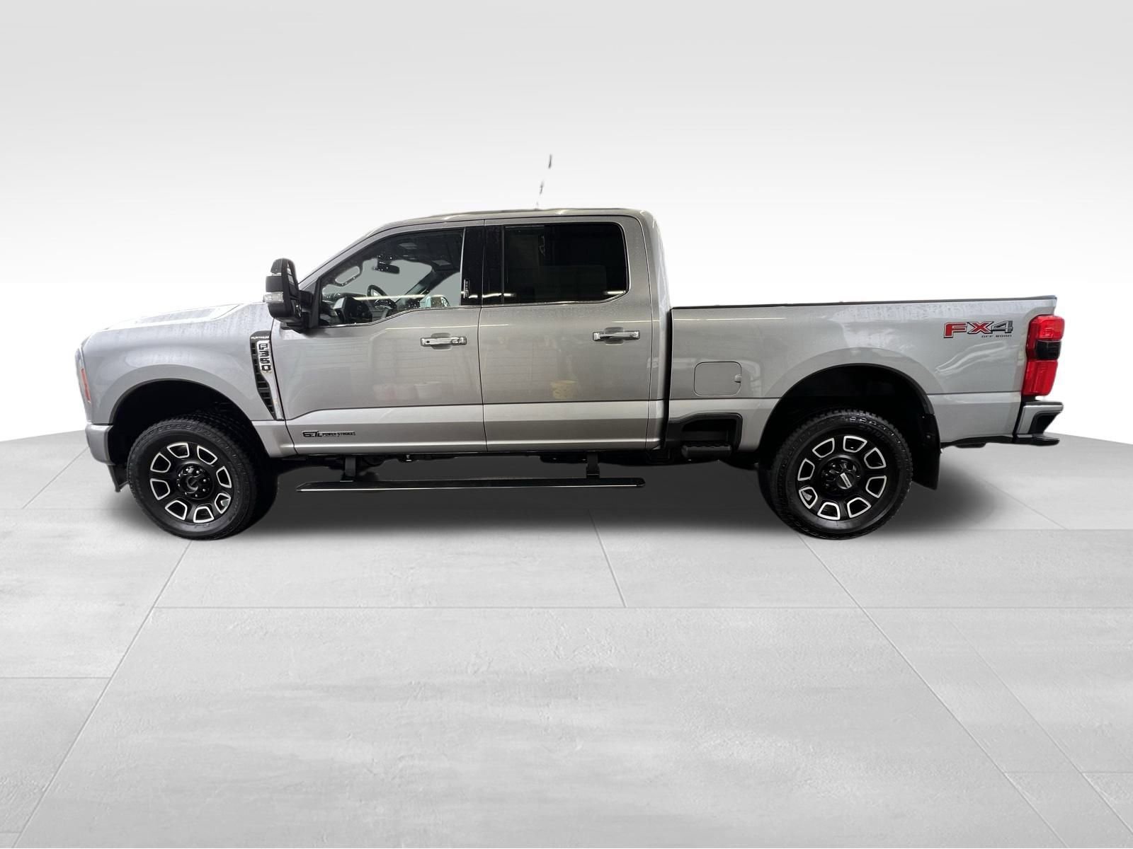 Used 2023 Ford F350 Platinum w/ FX4 Off-Road Package image 9