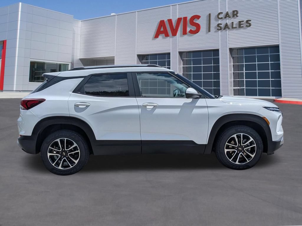 Used 2025 Chevrolet TrailBlazer LT AWD/4WD image 5