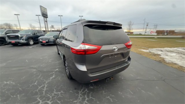 Used 2020 Toyota Sienna XLE Premium image 7