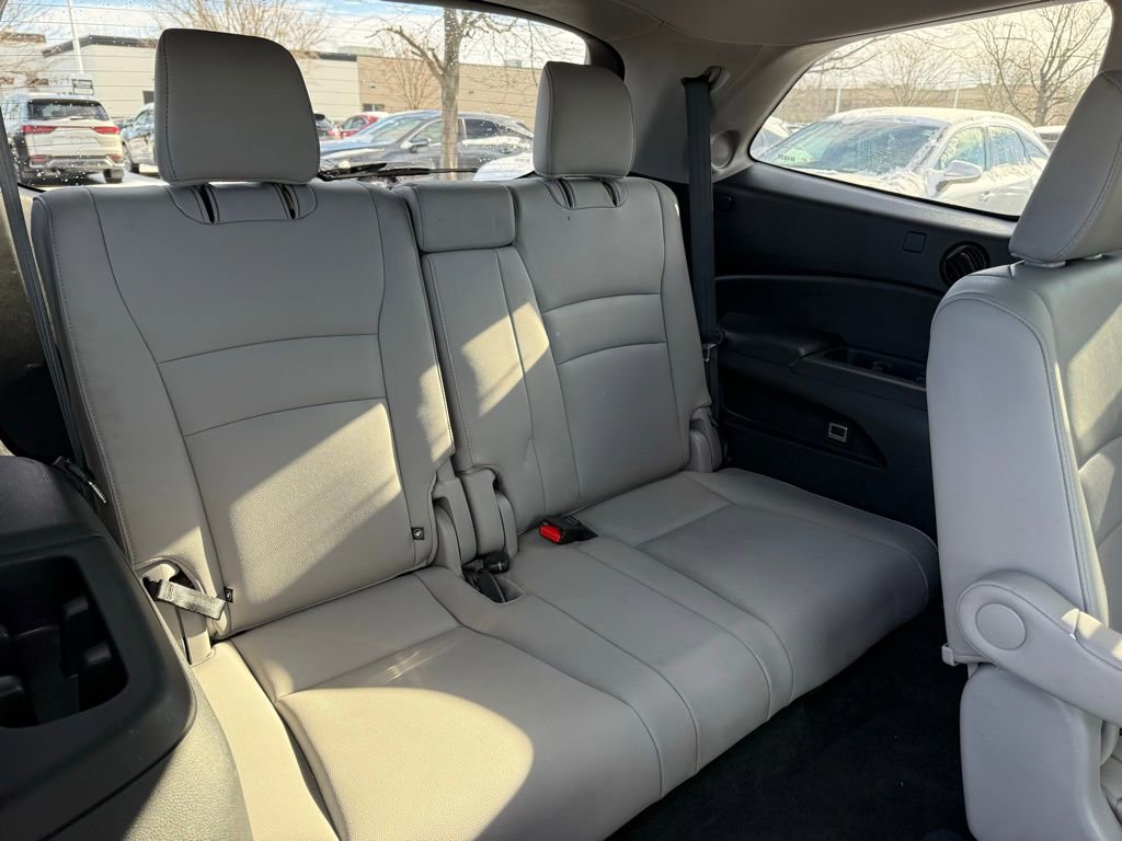 Used 2019 Honda Pilot Touring image 18