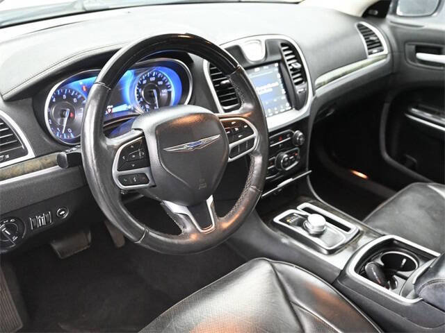 Used 2020 Chrysler 300 Limited image 4