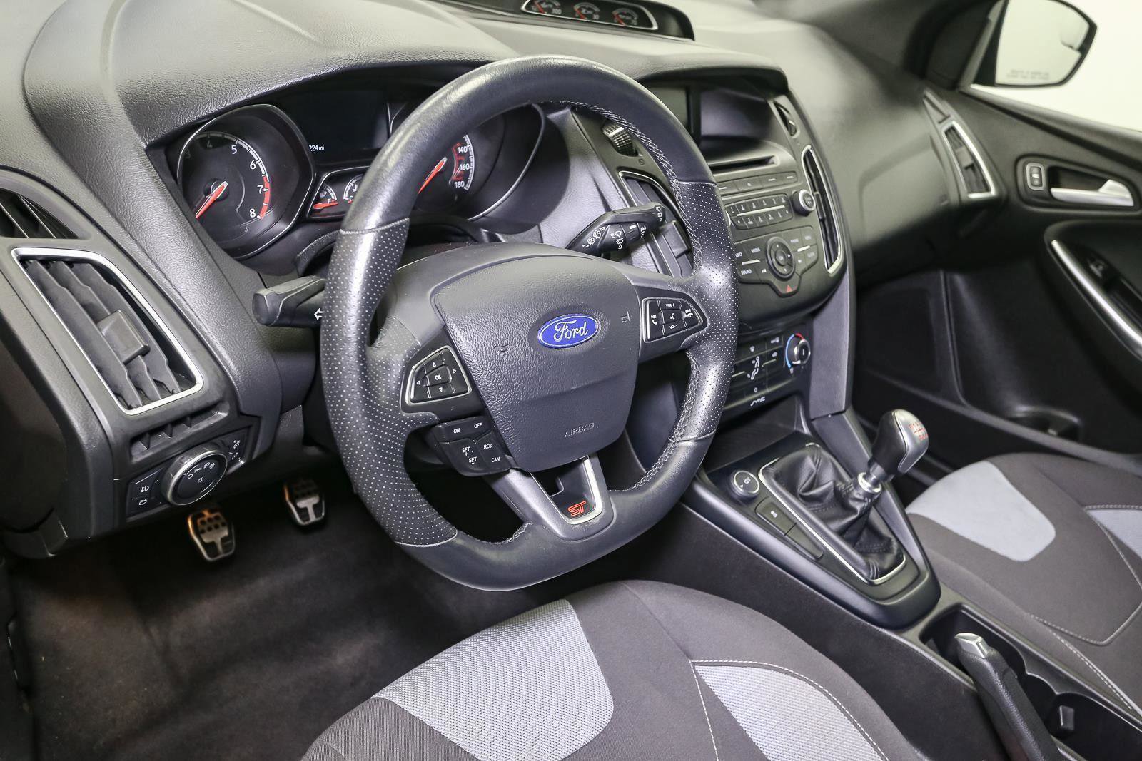Used 2017 Ford Focus ST FWD image 25