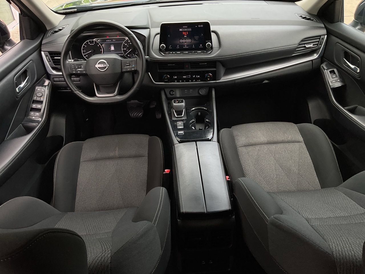 Used 2025 Nissan Rogue SV image 20