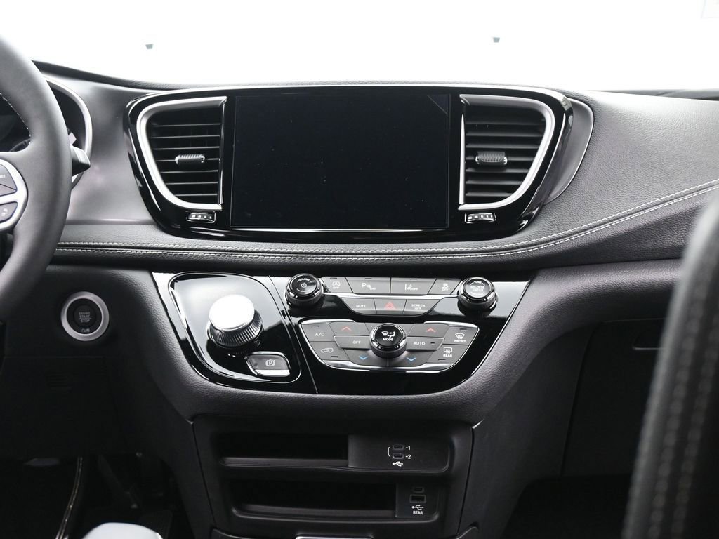 New 2026 Chrysler Pacifica Select image 25