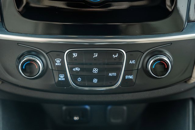 Used 2023 Chevrolet Traverse LS image 22