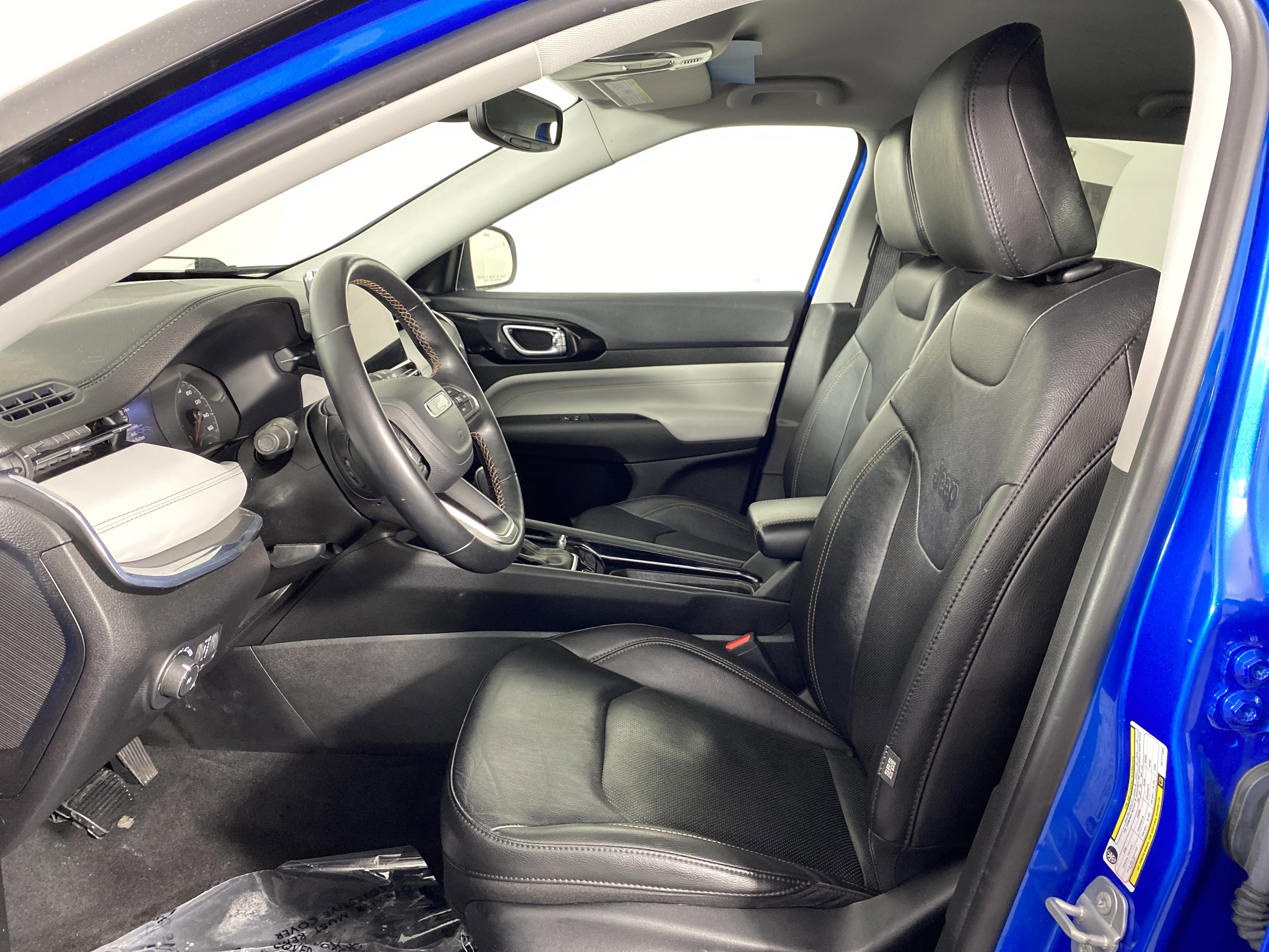 Used 2022 Jeep Compass Limited image 16