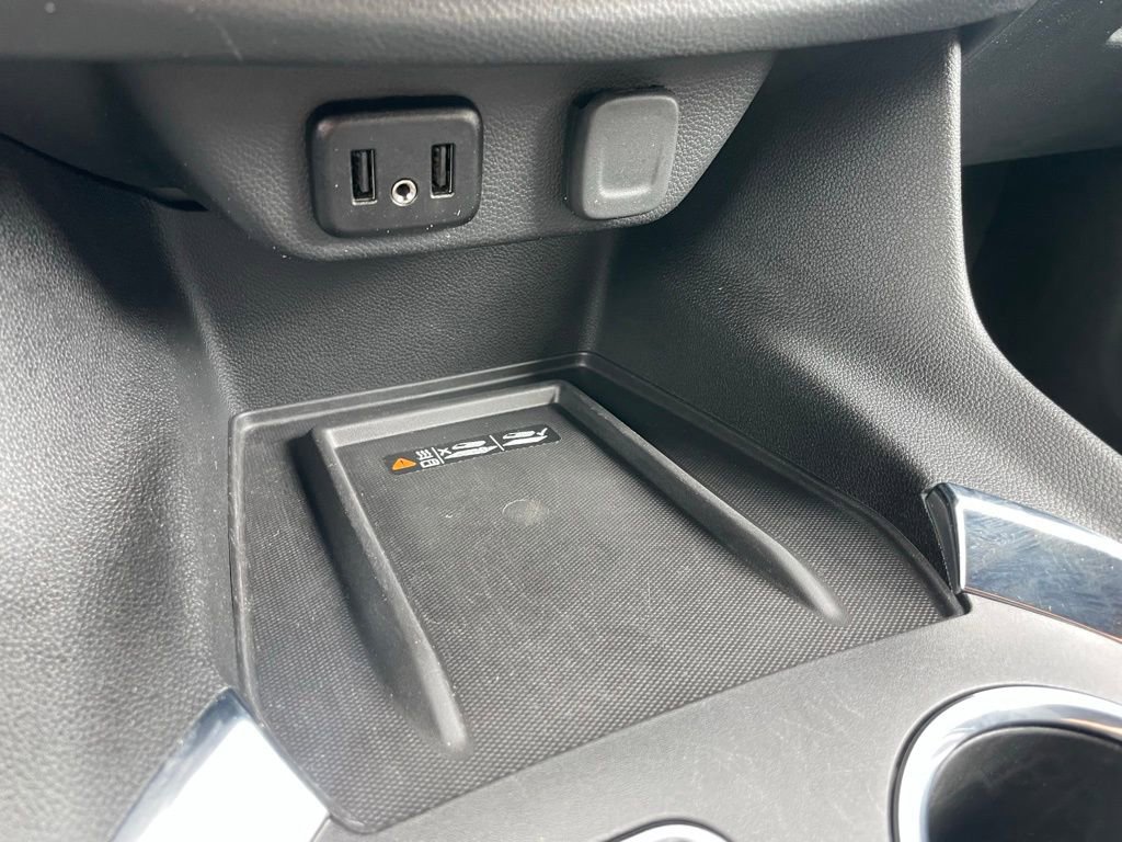 Used 2023 Chevrolet Traverse LT image 13