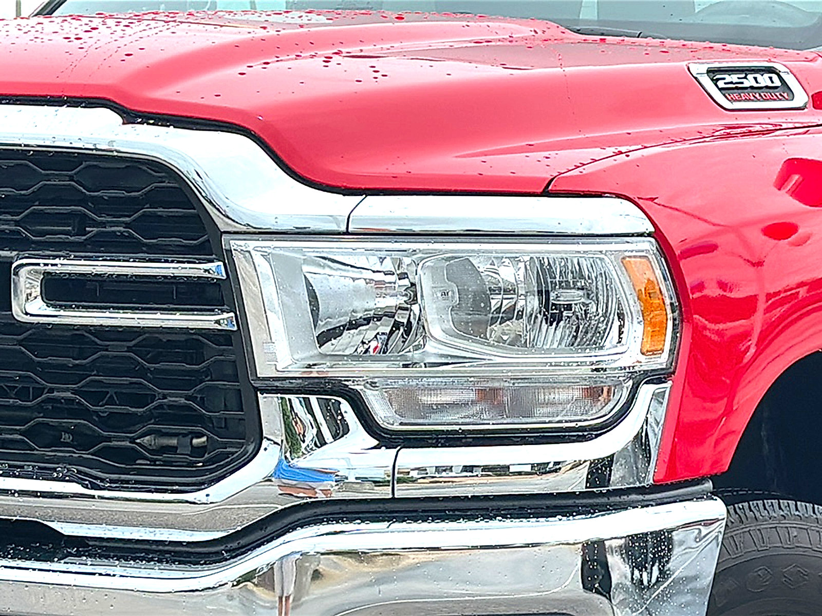 Used 2024 RAM 2500 Tradesman w/ Chrome Appearance Group AWD/4WD image 4