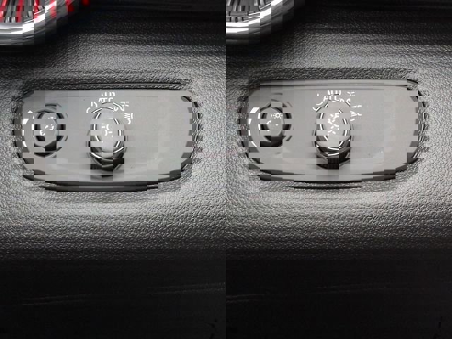 New 2026 Chevrolet Trax RS w/ Sunroof Package image 18