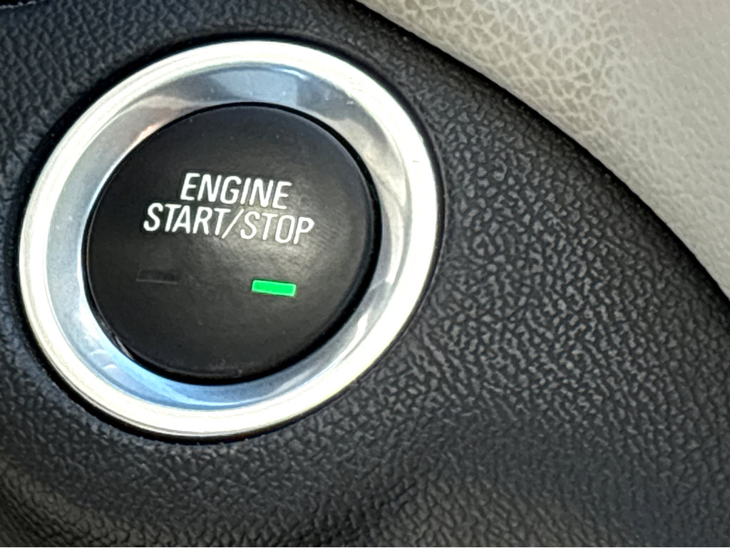 Used 2023 Chevrolet Equinox LS w/ Midnight Edition image 5