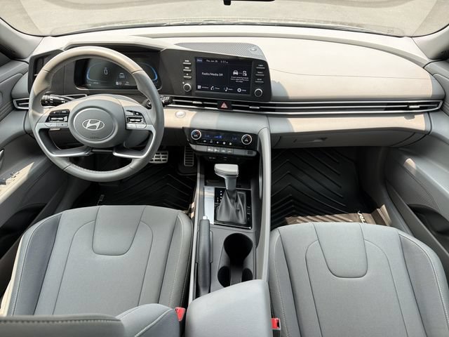 Used 2025 Hyundai Elantra Sport FWD image 24