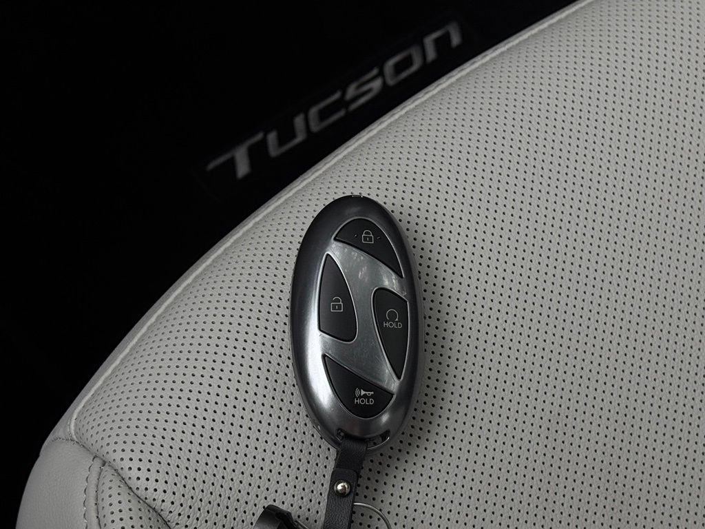 Certified 2025 Hyundai Tucson Limited FWD image 36
