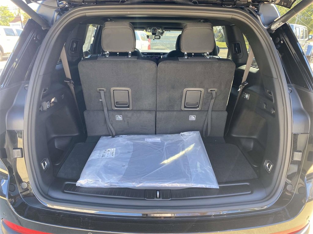 New 2025 Jeep Grand Cherokee L Laredo w/ Luxury Tech Group I image 40