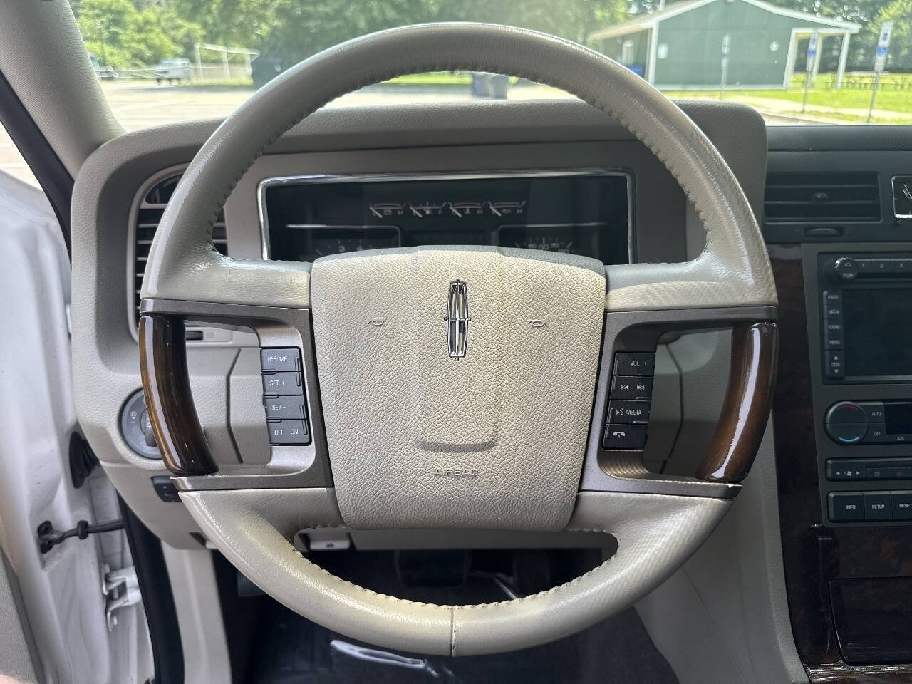 Used 2013 Lincoln Navigator L 2WD w/ HD Trailer Tow Pkg image 24