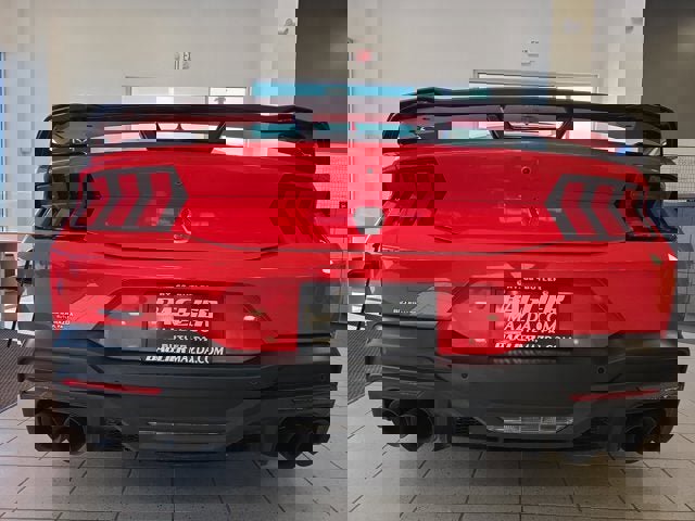 Used 2025 Ford Mustang Dark Horse image 4