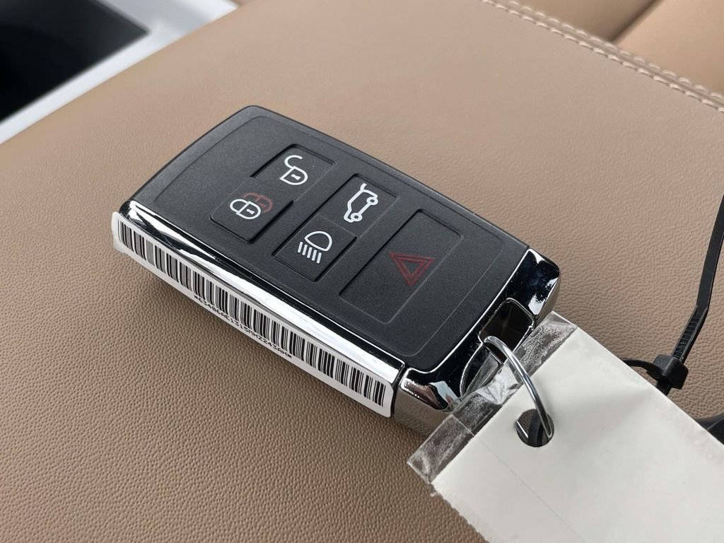 New 2026 Land Rover Defender 130 X-Dynamic SE AWD/4WD image 41