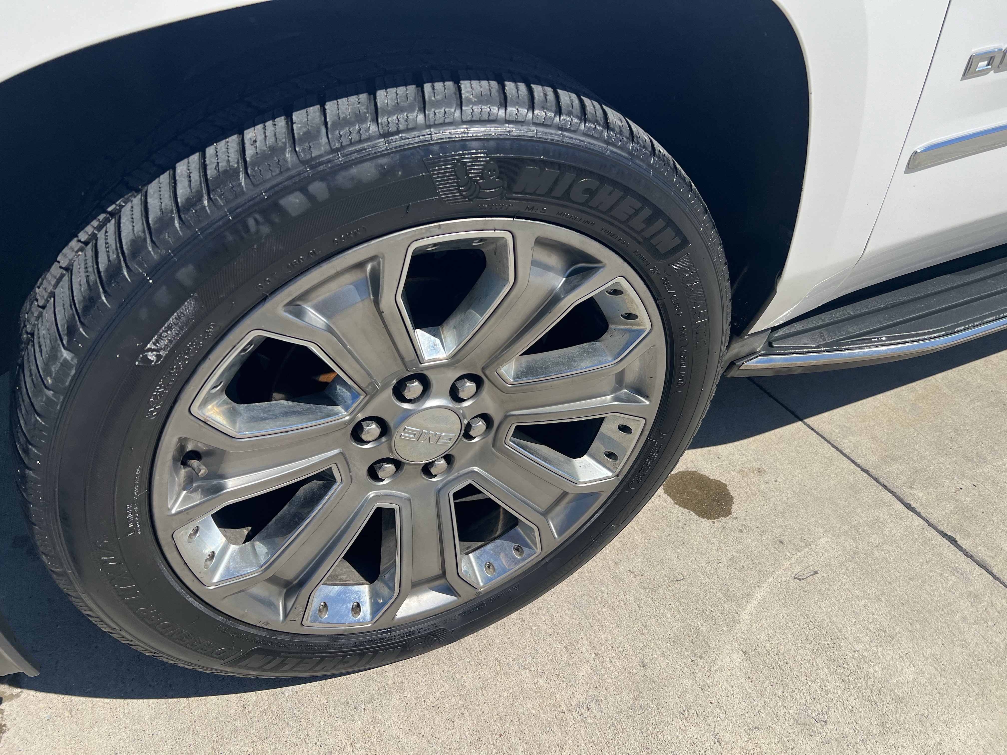 Used 2016 GMC Yukon XL Denali w/ Open Road Package image 2