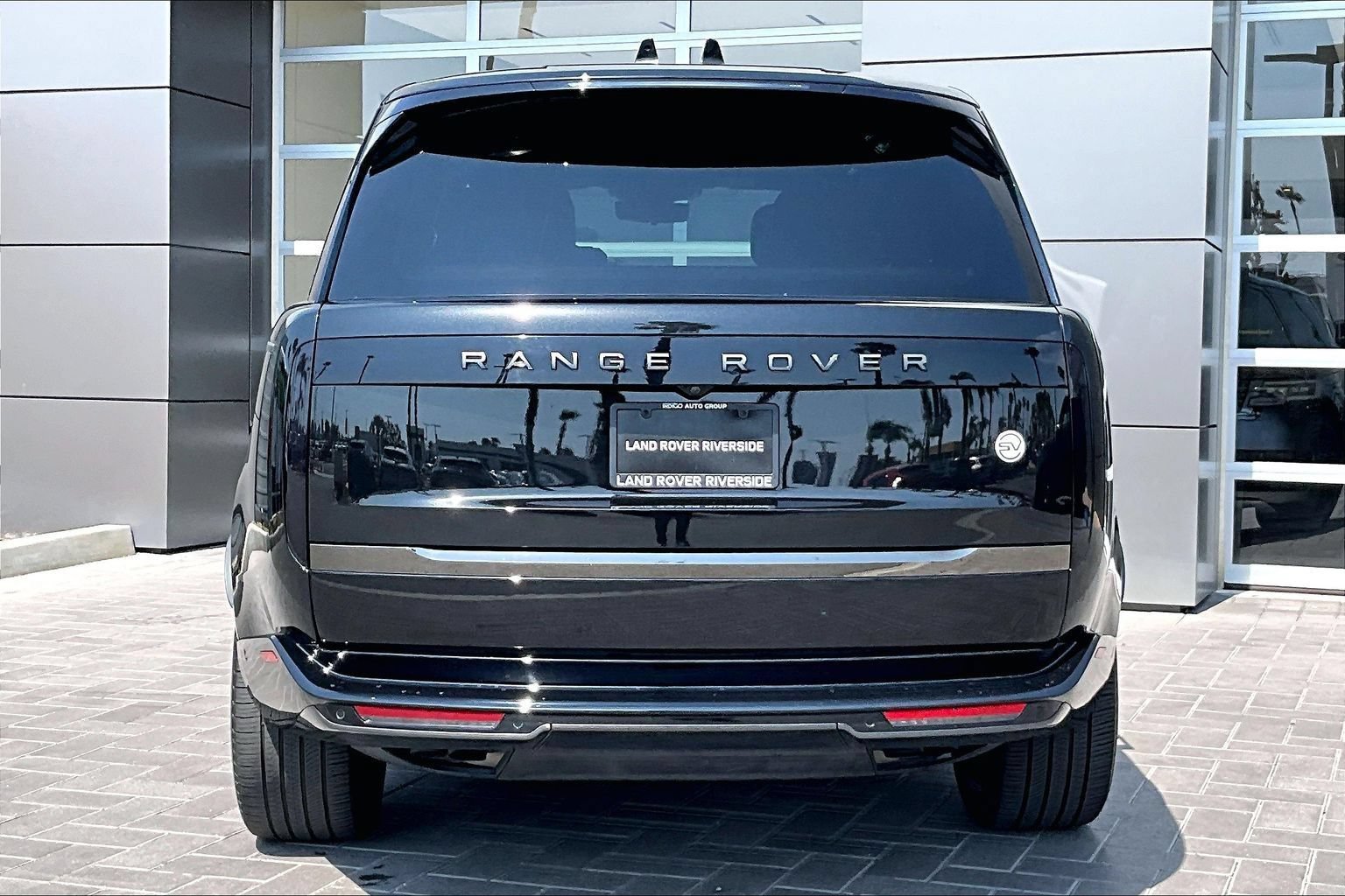 Certified 2023 Land Rover Range Rover SV AWD/4WD image 4