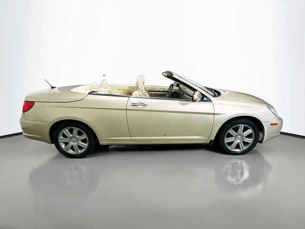 Used 2010 Chrysler Sebring Limited image 35