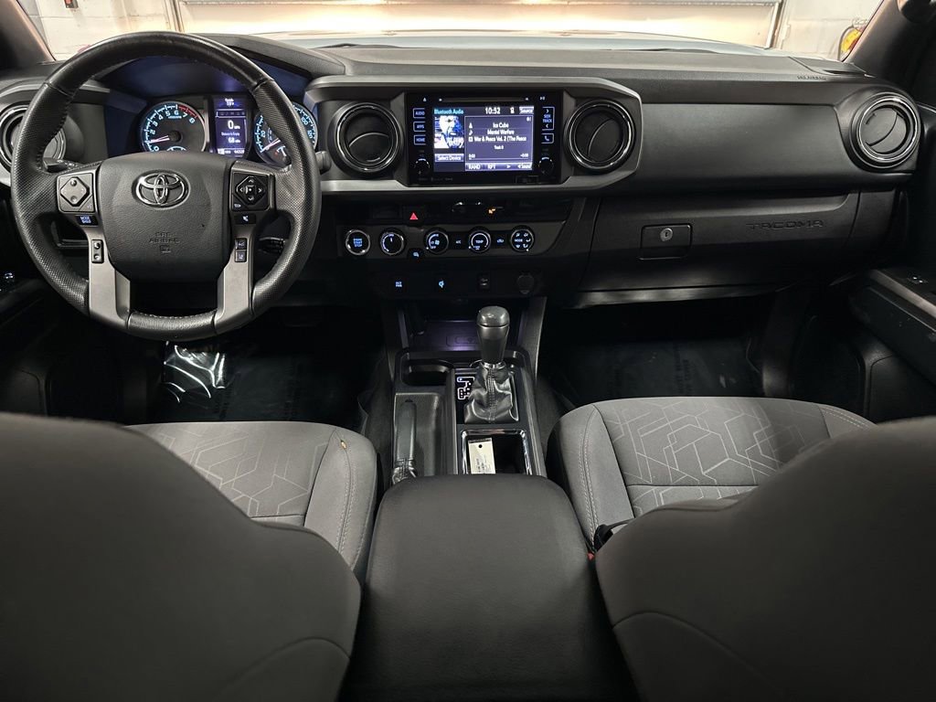 Used 2018 Toyota Tacoma SR5 AWD/4WD image 23