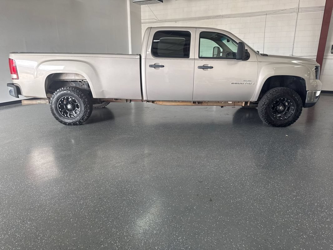Used 2008 GMC Sierra 3500 SLE w/ Convenience Package AWD/4WD image 3