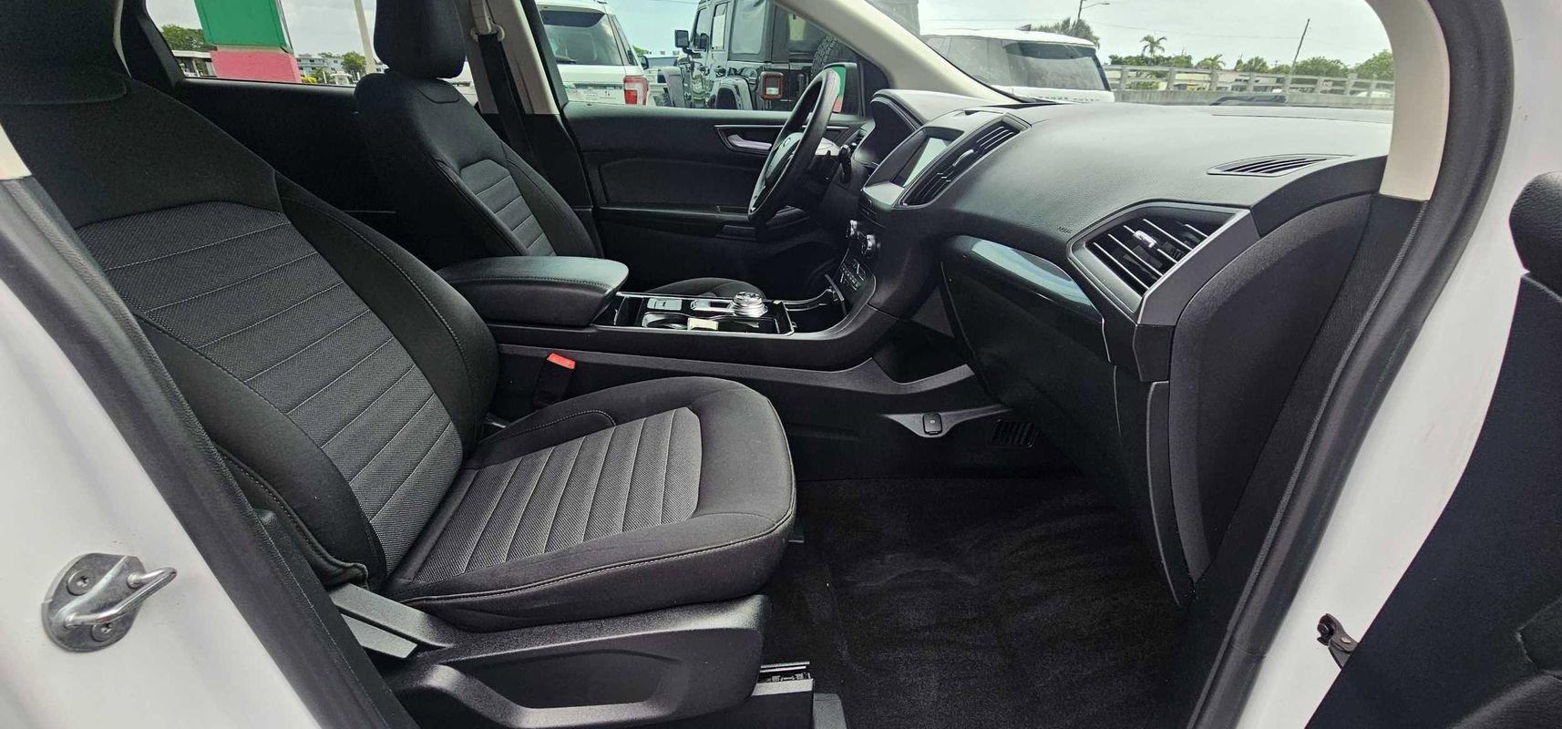 Used 2020 Ford Edge SE AWD/4WD image 27