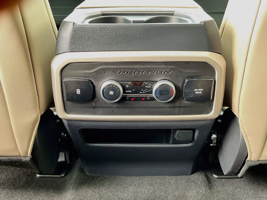 Used 2024 Ford Expedition Limited RWD image 31