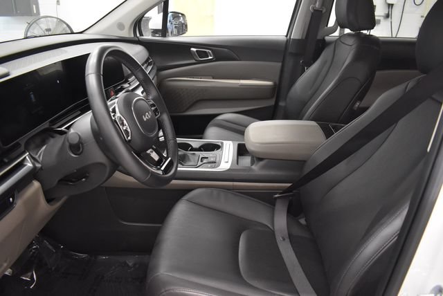 Used 2026 Kia Carnival FWD image 24