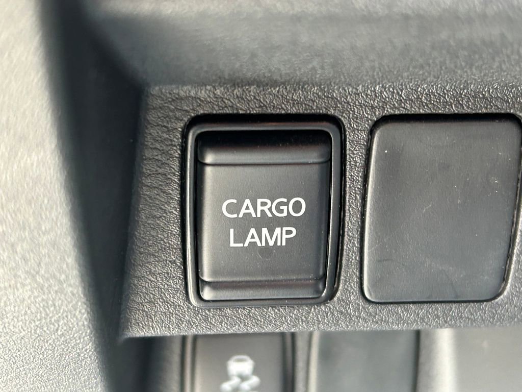 Used 2024 Nissan Frontier SV image 23