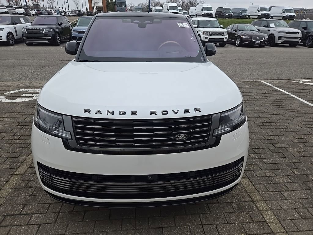 Used 2023 Land Rover Range Rover SV image 2