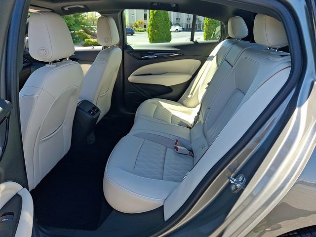 Used 2019 Buick Regal Avenir w/ Driver Confidence Package II FWD image 10