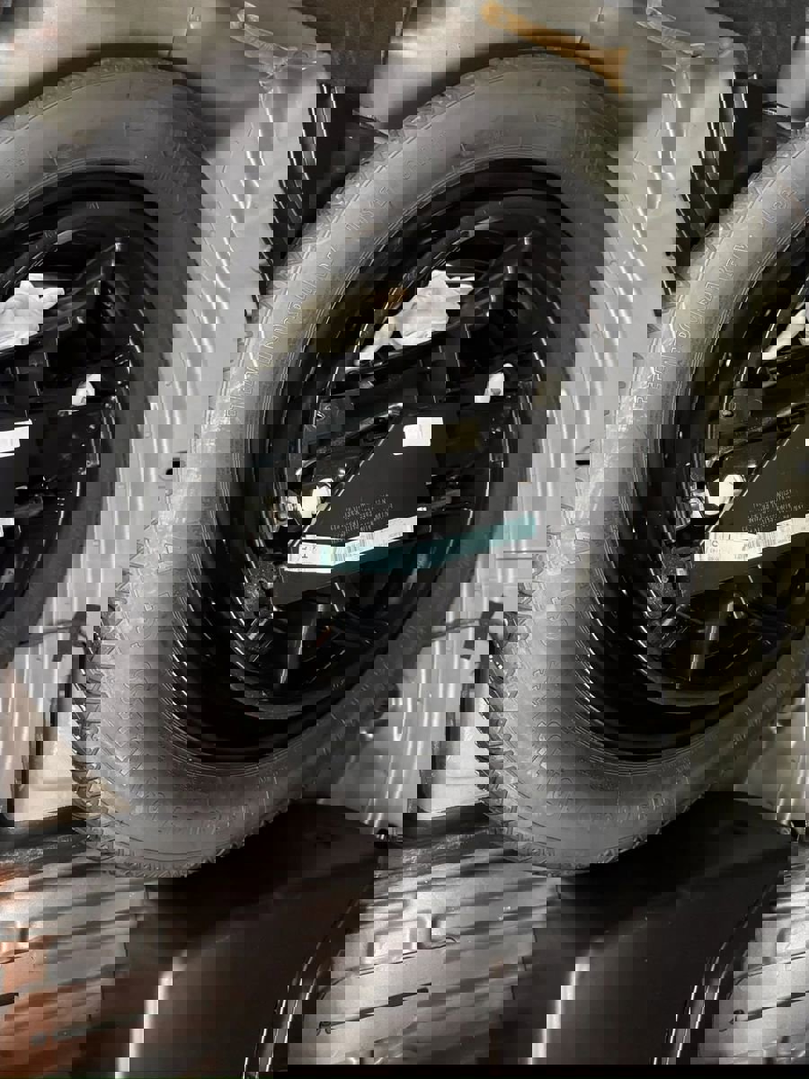 Used 2017 Mercedes-Benz E 400 4MATIC Coupe image 46