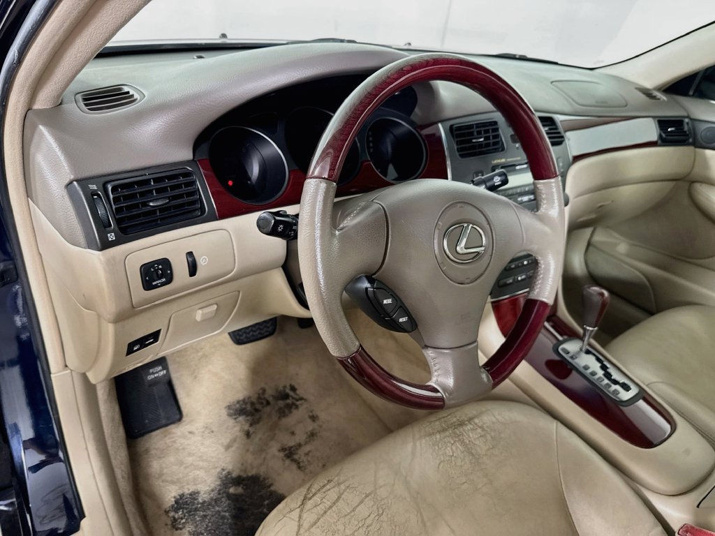 Used 2003 Lexus ES 330 w/ Premium Pkg FWD image 9