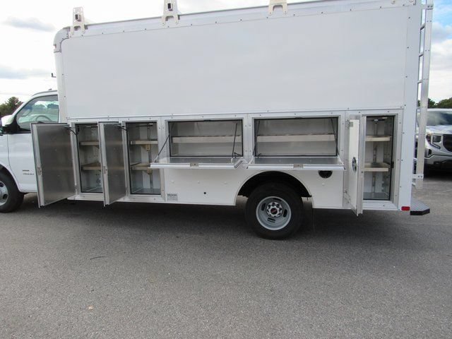 New 2025 GMC Savana 4500 w/ Power Convenience Package image 19