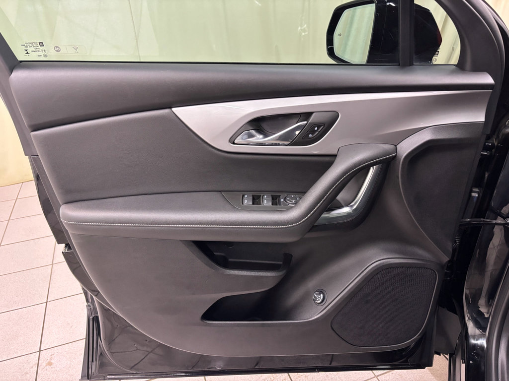 Certified 2024 Chevrolet Blazer LT w/ Midnight/Sport Edition FWD image 33