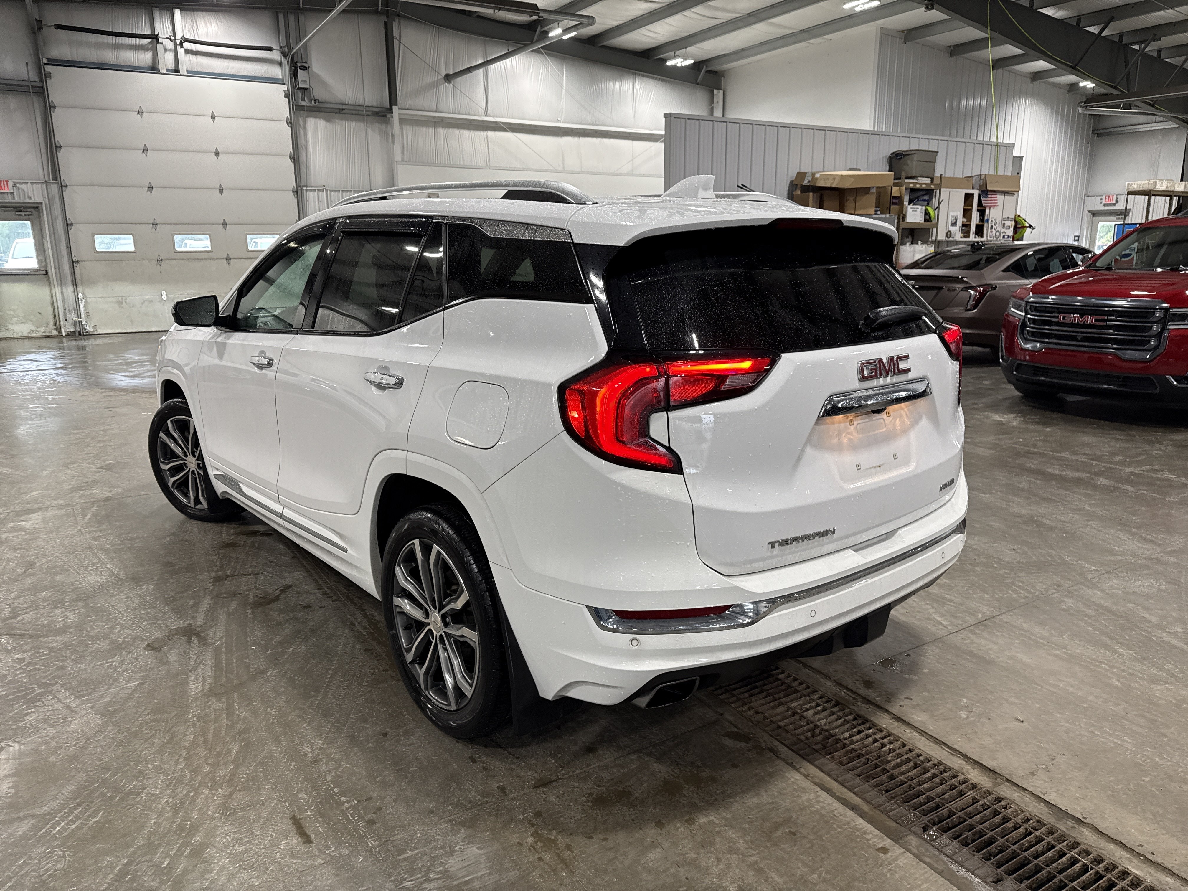 Used 2019 GMC Terrain Denali w/ Driver Alert Package II AWD/4WD image 4