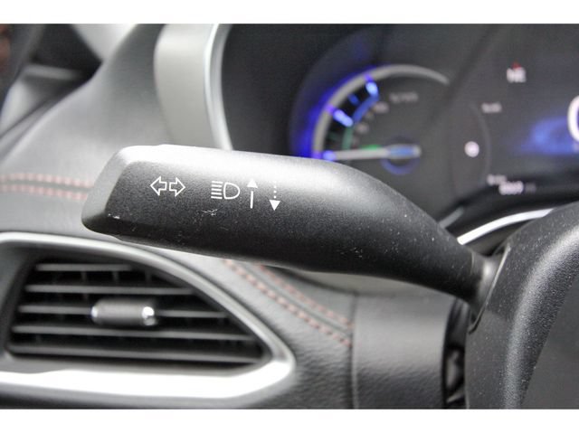 Used 2025 Chrysler Pacifica Pinnacle FWD image 16