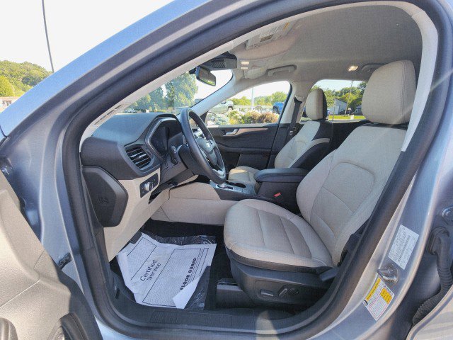 Used 2022 Ford Escape Titanium w/ Class II Trailer Tow Package image 30