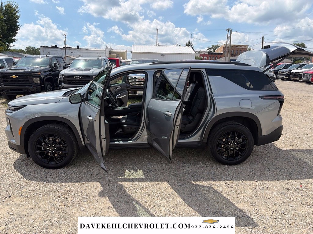Used 2026 Chevrolet Traverse LT w/ Midnight/Sport Edition AWD/4WD image 26