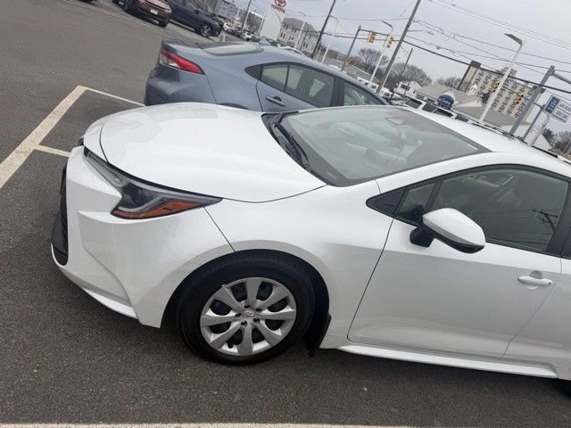 Used 2024 Toyota Corolla LE image 5