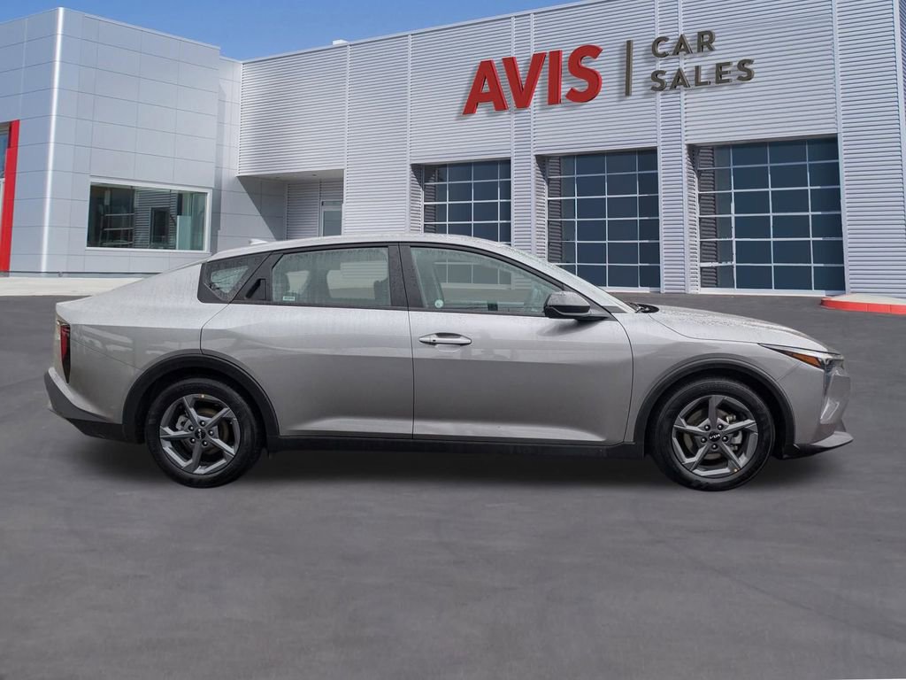 Used 2025 Kia K4 LXS image 7