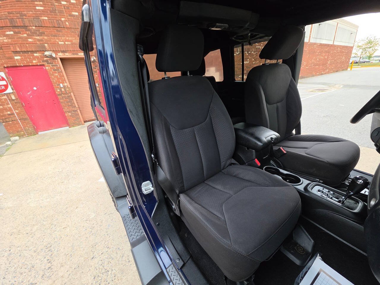 Used 2013 Jeep Wrangler Unlimited Sport AWD/4WD image 3